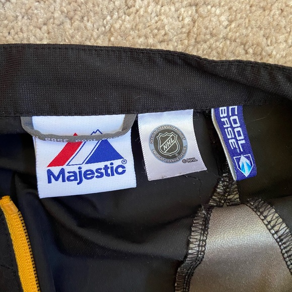 Boston Bruins Majestic Windbreaker - Picture 4 of 4